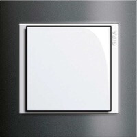 Gira Event. Цвет рамки: Антрацит; Цвет вставки и клавиши: Белый глянцевый