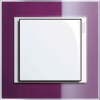 Gira Event Clear. Цвет рамки: Фиолетовый; Цвет вставки и клавиши: Белый глянцевый