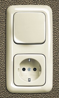 Блок вылючатель и розетка ABB, Busch-Duro 2000, Цвет: Слоновая кость