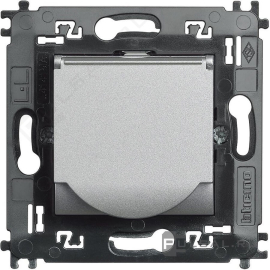 Розетка с суппортом
LivingLight,  со шторками,  с крышкой,  с заземлением,  одинарная,  безвинтовые клеммы,   цвет - алюминий,  пластмасса,  NT4141MAP,  BTicino
 - PULSAL.RU