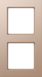 Рамка
A 550,  2 поста,   цвет - шампань,  вертикальная,  горизонтальная,  пластмасса,  A5582BFCH,  A 5582 BF CH,  JUNG
 - PULSAL.RU