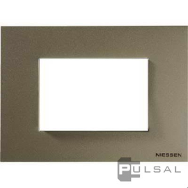 Рамка (итальянский стандарт)
Zenit,  3 модуля,   цвет - шампань,  горизонтальная,  пластмасса,  N2473 CV,  2CLA247300N1901,  ABB
 - PULSAL.RU