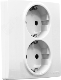 Розетка Etika Plus
Etika,  со шторками,  с заземлением,  двойная,  безвинтовые клеммы,   цвет - белый,  пластмасса,  672233,  6 722 33,  Legrand
 - PULSAL.RU
